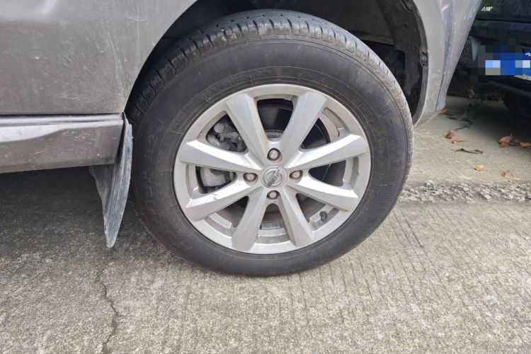 Used Jinbei New Hiace S 2021 1.6L Business Central Air-Conditioned Coach China VI Standard SWD16M Right Front Wheel Hub