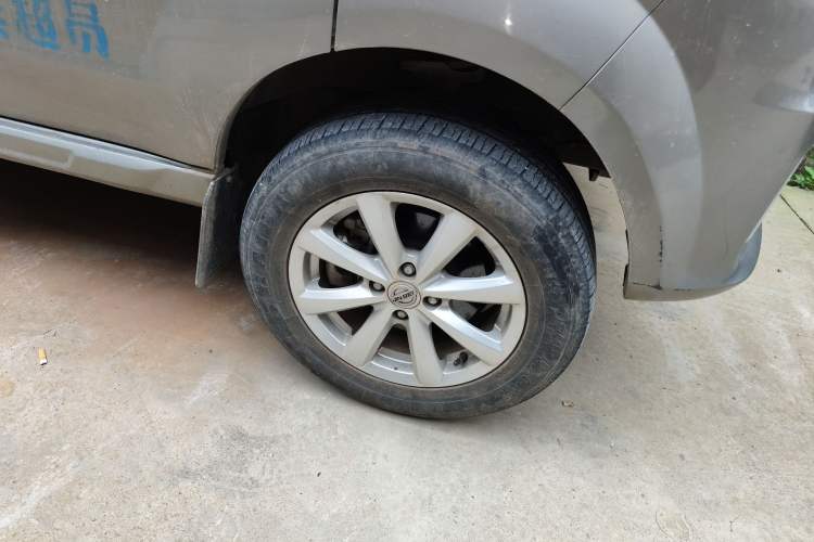 Used Jinbei New Hiace S 2021 1.5L Business-Class Central Air-Conditioned Coach China VI Standard SWC15M Right Front Wheel Hub