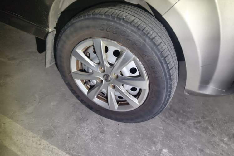 Used Jinbei New Hiace S 2021 1.5L Wealth Central Air-Conditioned Van China VI Standard SWC15M Right Front Wheel Hub