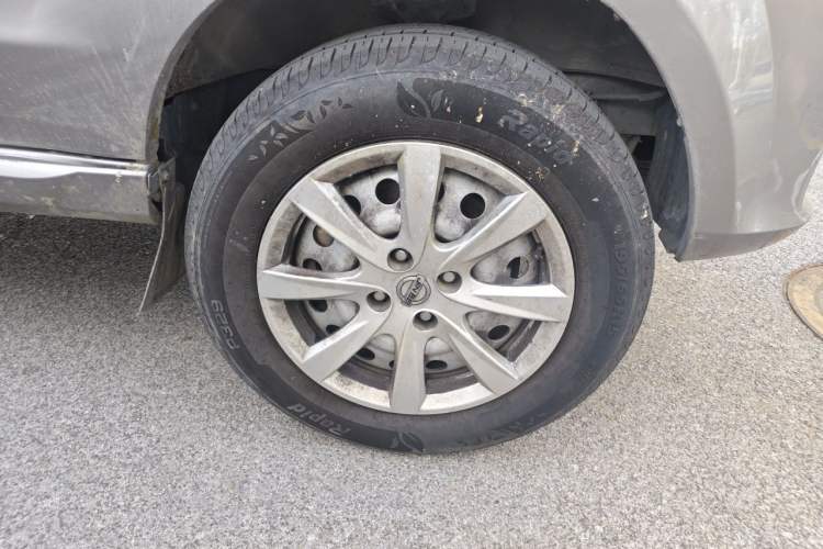Used Jinbei New Hiace S 2021 1.5L Wealth Van Non-Air-Conditioned Version China VI Standard SWC15M Right Front Wheel Hub