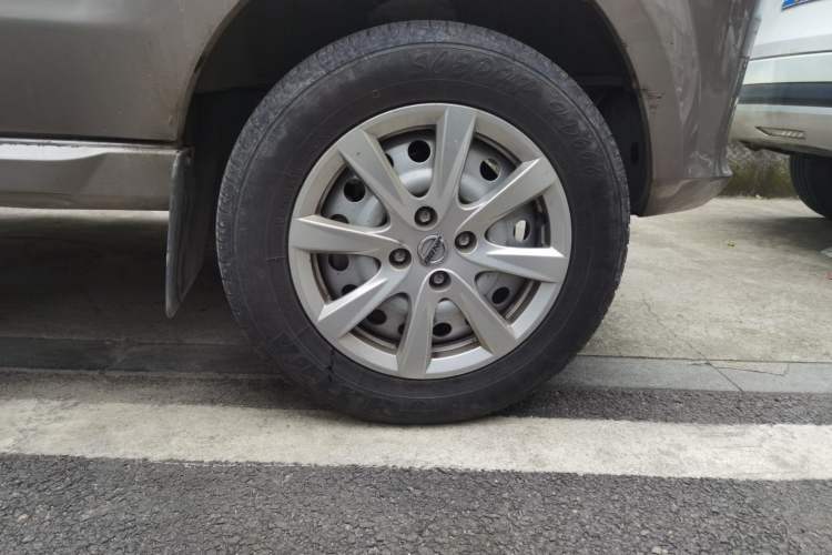 Used Jinbei New Hiace S 2021 1.5L Wealth Model Non-Air-Conditioned Version National VI Standard SWC15M Right Front Wheel Hub
