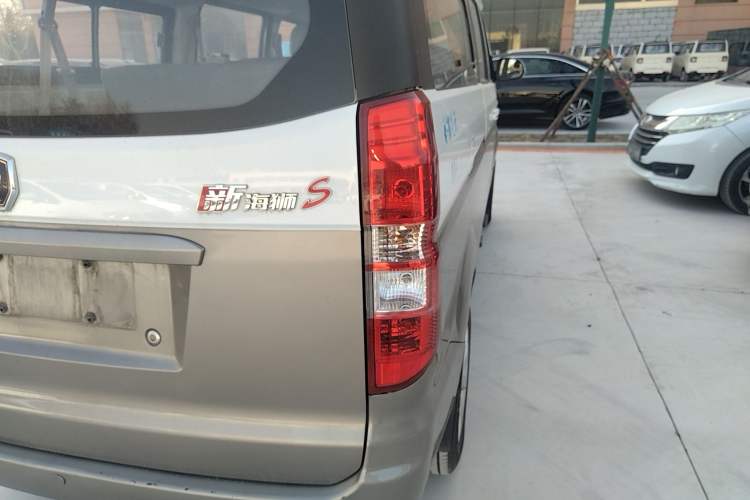 Used Jinbei New Hiace S 2021 1.5L Wealth Model Non-Air-Conditioned Version National VI Standard SWC15M Right Rear Taillight