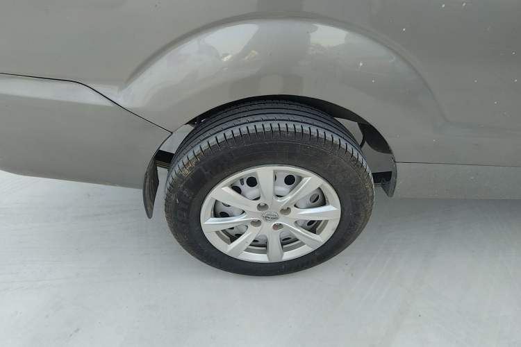 Used Jinbei New Hiace S 2021 1.5L Wealth Model Non-Air-Conditioned Version National VI Standard SWC15M Right Rear Wheel Hub