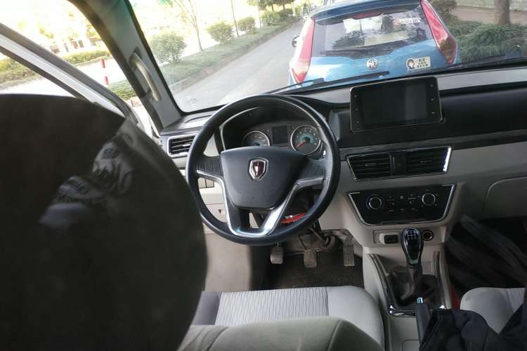 Used Jinbei New Hiace S 2021 1.6L Wealth Central Air-Conditioned Van China VI Standard SWD16M Steering Wheel