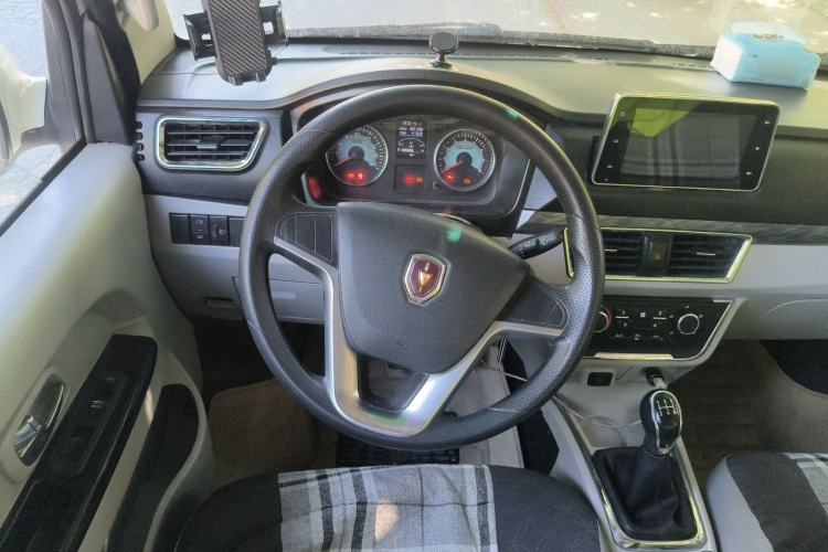 Used Jinbei New Hiace S 2021 1.6L Business Central Air-Conditioned Coach China VI Standard SWD16M Steering Wheel