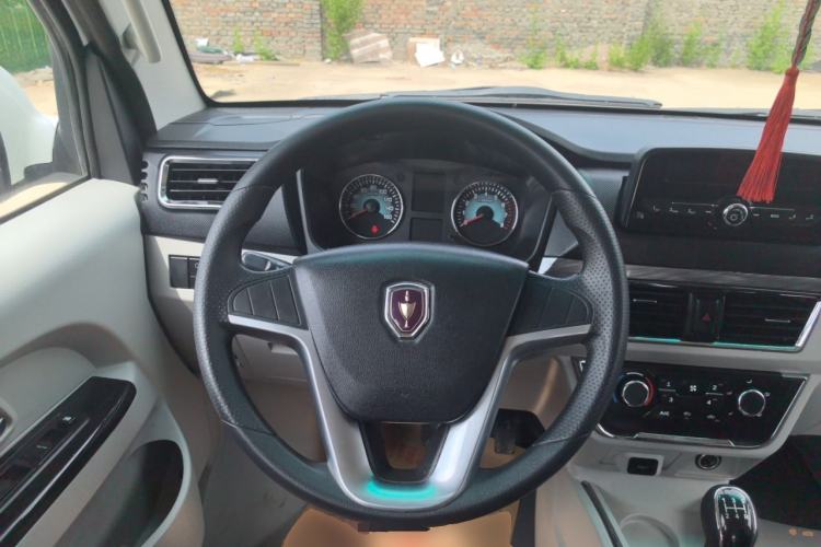 Used Jinbei New Hiace S 2021 1.5L Wealth Central Air-Conditioned Van China VI Standard SWC15M Steering Wheel