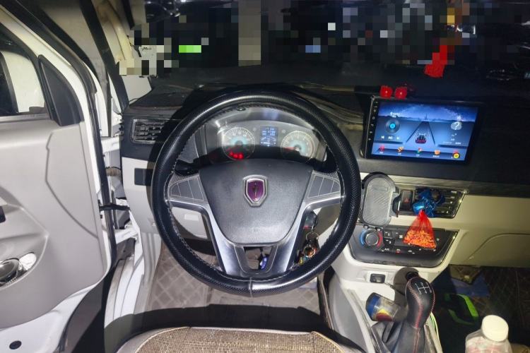 Used Jinbei New Hiace S 2021 1.5L Wealth Central Air-Conditioned Van China VI Standard SWC15M Steering Wheel
