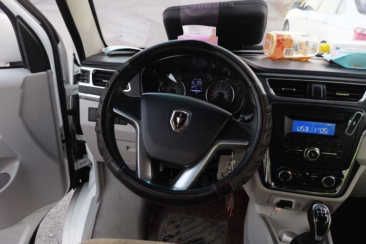 Used Jinbei New Hiace S 2021 1.5L Wealth Van Non-Air-Conditioned Version China VI Standard SWC15M Steering Wheel
