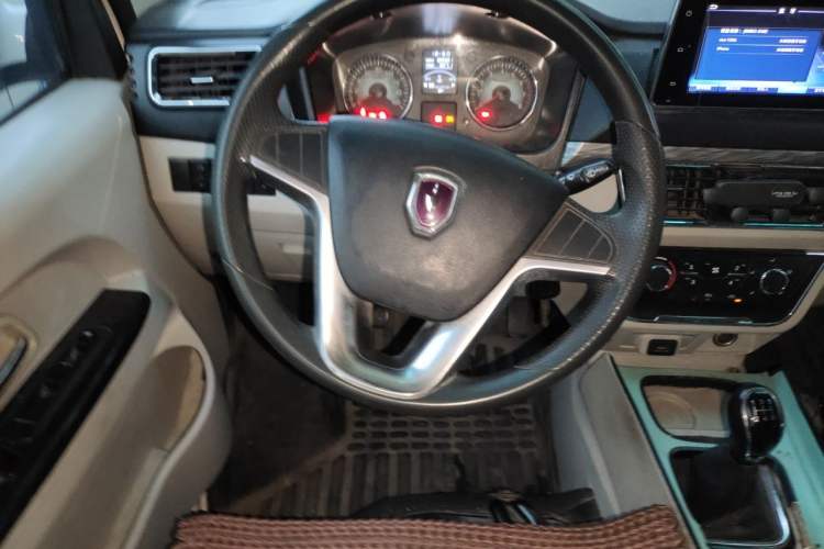 Used Jinbei New Hiace S 2021 1.5L Business-Grade Bus Non-Air-Conditioned Version China VI Standard SWC15M Steering Wheel
