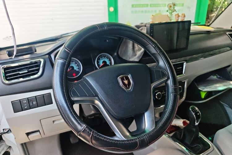 Used Jinbei New Hiace S 2021 1.5L Wealth Van Non-Air-Conditioned Version China VI Standard SWC15M Steering Wheel