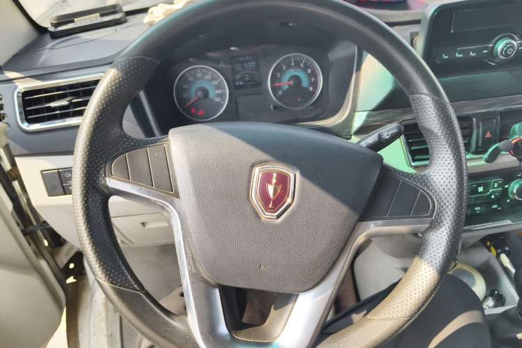 Used Jinbei New Hiace S 2021 1.5L Wealth Model Non-Air-Conditioned Version National VI Standard SWC15M Steering Wheel