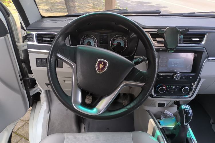 Used Jinbei New Hiace S 2021 1.5L Business-Class Central Air-Conditioned Coach China VI Standard SWC15M Steering Wheel