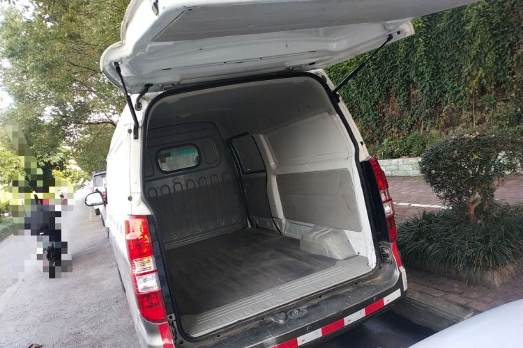 Used Jinbei New Hiace S 2021 1.6L Wealth Central Air-Conditioned Van China VI Standard SWD16M Trunk