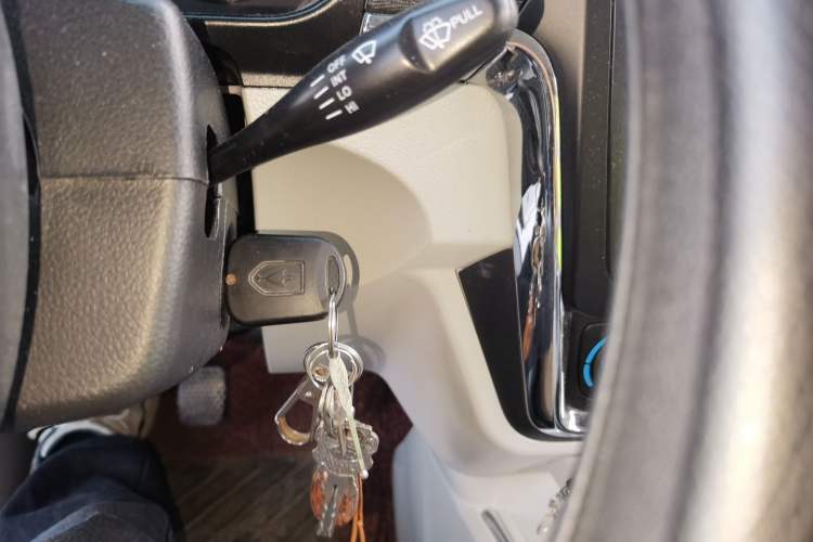 Used Jinbei New Hiace S 2021 1.5L Wealth Van Non-Air-Conditioned Version China VI Standard SWC15M Vehicle Key