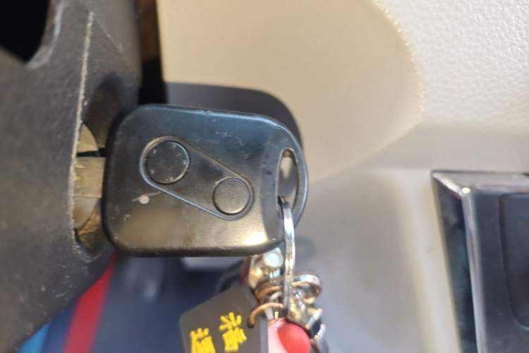 Used Jinbei New Hiace S 2021 1.5L Wealth Van Non-Air-Conditioned Version China VI Standard SWC15M Vehicle Key