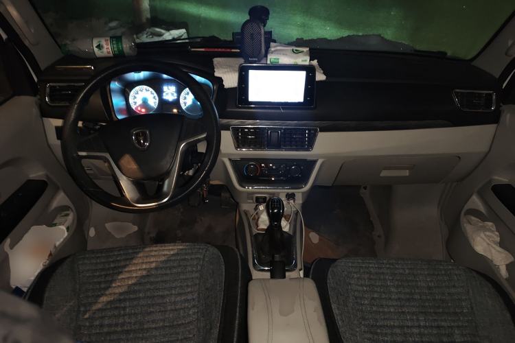 Used Jinbei New Hiace S 2022 1.5L Wealth Edition Non-Air-Conditioned Bus China VI Standard SWC15M Center Console
