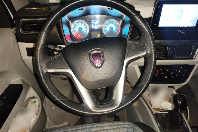Used Jinbei New Hiace S 2022 1.5L Wealth Edition Non-Air-Conditioned Bus China VI Standard SWC15M Steering Wheel