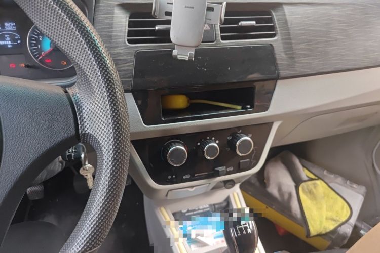 Used Jinbei New Hiace S 2022 1.5L Wealth Edition Non-Air-Conditioned Bus China VI Standard SWC15M Audio And AC Panel