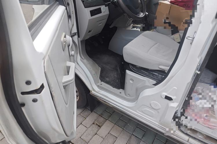 Used Jinbei New Hiace S 2022 1.5L Wealth Edition Non-Air-Conditioned Bus China VI Standard SWC15M Driver Seat