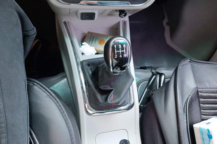 Used Jinbei New Hiace S 2022 1.5L Wealth Edition Non-Air-Conditioned Bus China VI Standard SWC15M Gear Lever