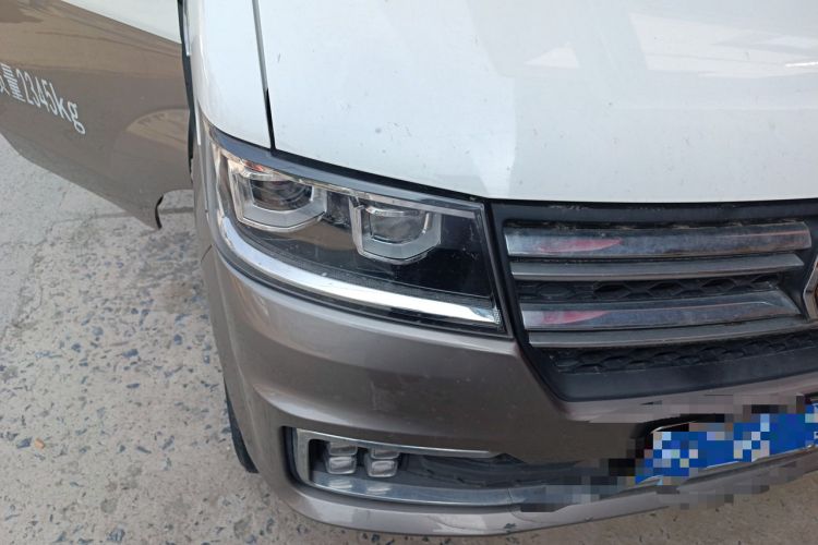 Used Jinbei New Hiace S 2022 1.5L Wealth Edition Non-Air-Conditioned Bus China VI Standard SWC15M Right Front Headlight