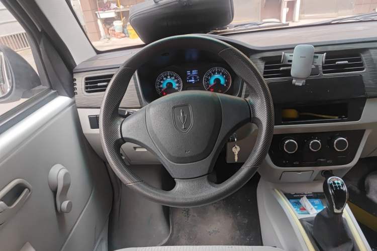 Used Jinbei New Hiace S 2022 1.5L Wealth Edition Non-Air-Conditioned Bus China VI Standard SWC15M Steering Wheel