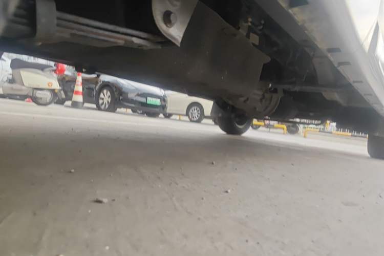 Used Jinbei New Hiace S 2022 1.5L Wealth Edition Air-Conditioner-Free Truck China VI Standard SWC15M Chassis Rear Right