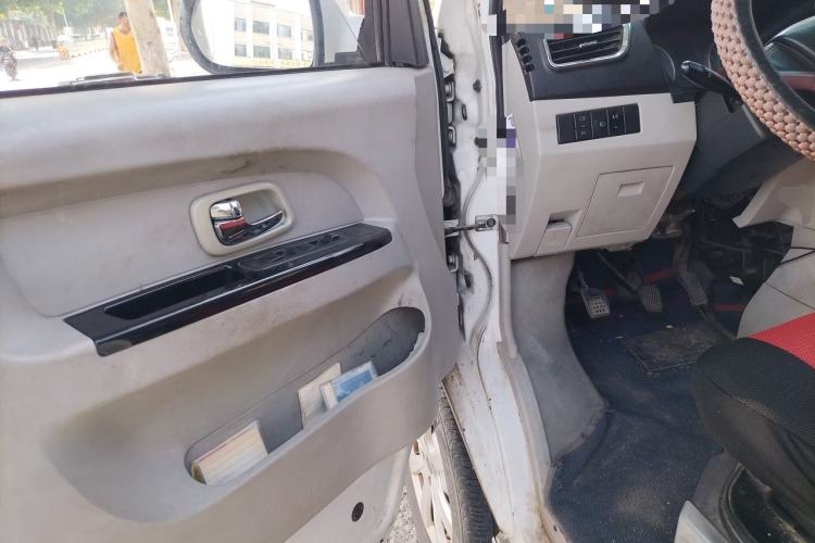 Used Jinbei New Hiace S 2022 1.5L Wealth Edition Air-Conditioner-Free Truck China VI Standard SWC15M Driver Seat