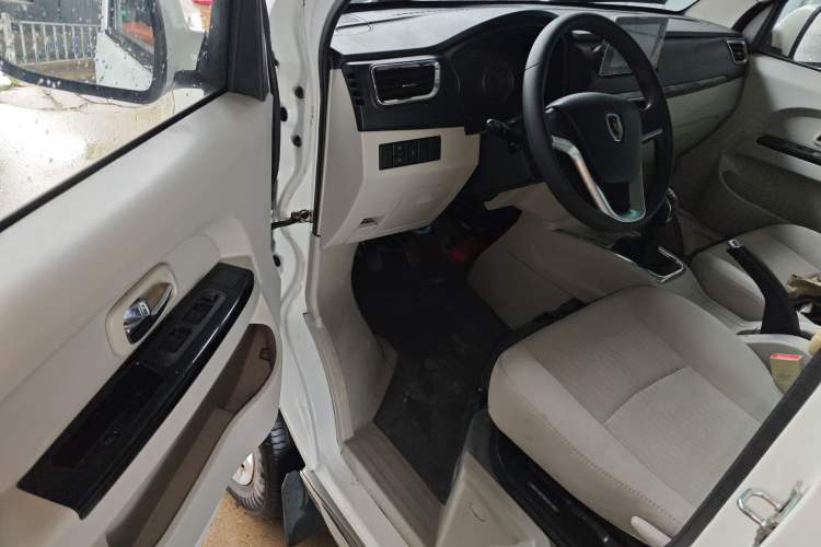 Used Jinbei New Hiace S 2022 1.5L Wealth Edition Air-Conditioner-Free Truck China VI Standard SWC15M Driver Seat