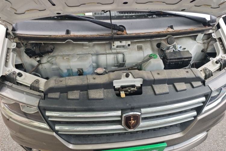 Used Jinbei New Hiace S 2022 1.5L Wealth Edition Air-Conditioner-Free Truck China VI Standard SWC15M Engine Bay
