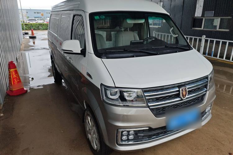 Used Jinbei New Hiace S 2022 1.5L Wealth Edition Air-Conditioner-Free Truck China VI Standard SWC15M Front Right 45 Deg