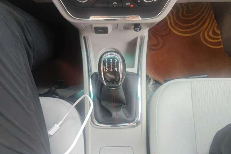 Used Jinbei New Hiace S 2022 1.5L Wealth Edition Air-Conditioner-Free Truck China VI Standard SWC15M Gear Lever