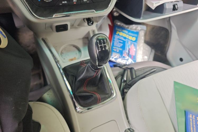 Used Jinbei New Hiace S 2022 1.5L Wealth Edition Air-Conditioner-Free Truck China VI Standard SWC15M Gear Lever
