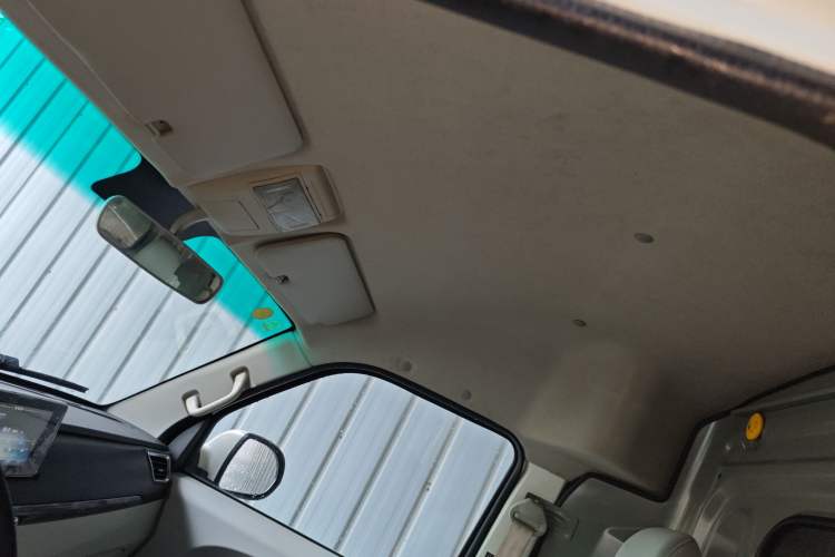 Used Jinbei New Hiace S 2022 1.5L Wealth Edition Air-Conditioner-Free Truck China VI Standard SWC15M Headliner