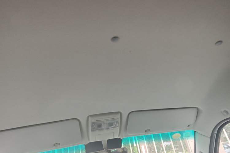 Used Jinbei New Hiace S 2022 1.5L Wealth Edition Air-Conditioner-Free Truck China VI Standard SWC15M Headliner