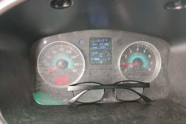 Used Jinbei New Hiace S 2022 1.5L Wealth Edition Air-Conditioner-Free Truck China VI Standard SWC15M Instrument Cluster