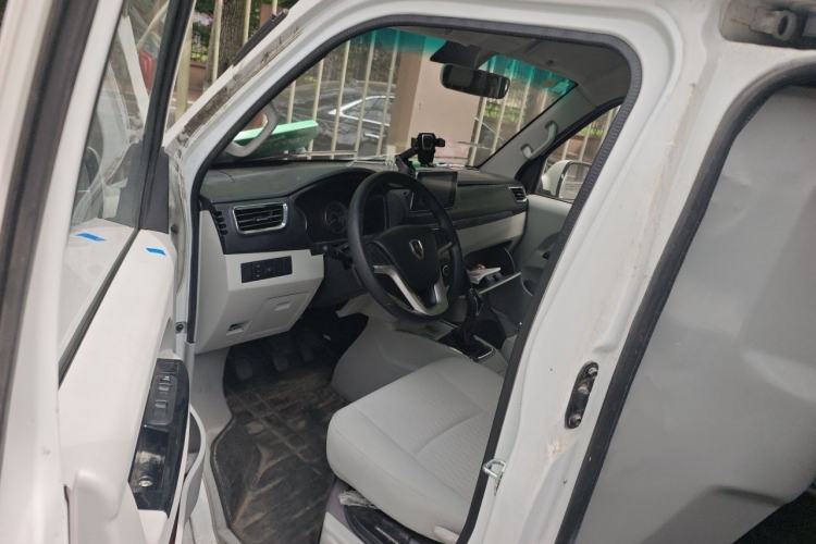 Used Jinbei New Hiace S 2022 1.5L Wealth Edition Air-Conditioner-Free Truck China VI Standard SWC15M Interior 3