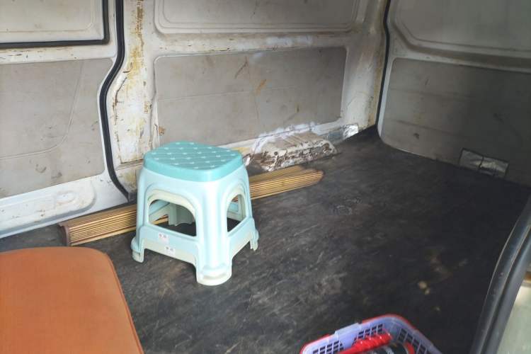 Used Jinbei New Hiace S 2022 1.5L Wealth Edition Air-Conditioner-Free Truck China VI Standard SWC15M Left Rear Seat
