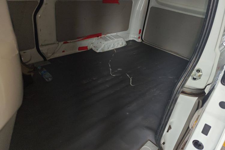 Used Jinbei New Hiace S 2022 1.5L Wealth Edition Air-Conditioner-Free Truck China VI Standard SWC15M Left Rear Seat
