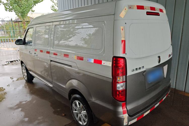 Used Jinbei New Hiace S 2022 1.5L Wealth Edition Air-Conditioner-Free Truck China VI Standard SWC15M Left Side