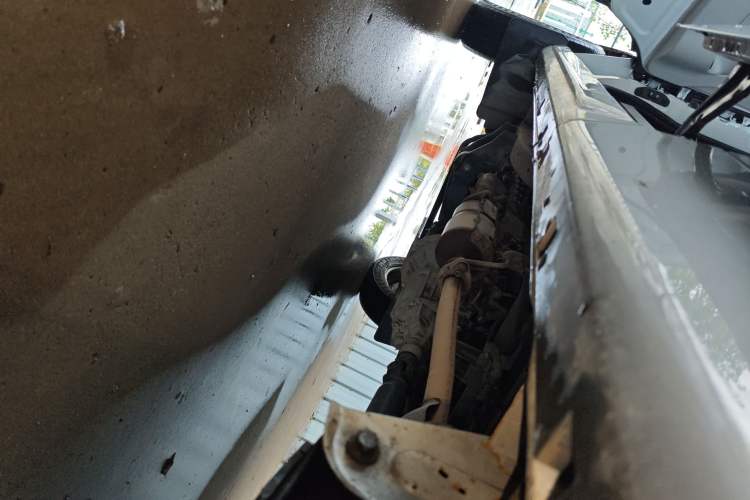 Used Jinbei New Hiace S 2022 1.5L Wealth Edition Air-Conditioner-Free Truck China VI Standard SWC15M Left Side Sill