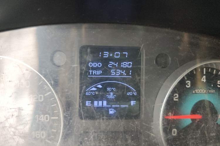 Used Jinbei New Hiace S 2022 1.5L Wealth Edition Air-Conditioner-Free Truck China VI Standard SWC15M Odometer Close Up