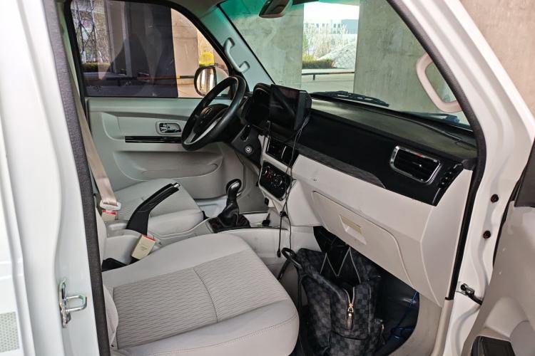 Used Jinbei New Hiace S 2022 1.5L Wealth Edition Air-Conditioner-Free Truck China VI Standard SWC15M Right Front Seat