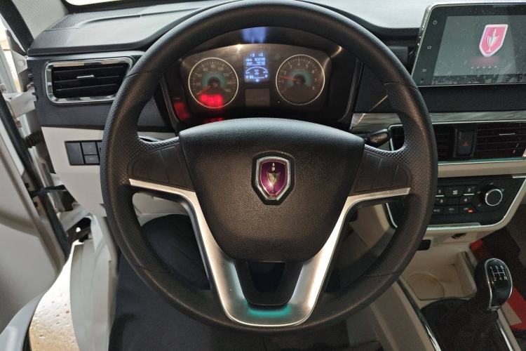 Used Jinbei New Hiace S 2022 1.5L Wealth Edition Air-Conditioner-Free Truck China VI Standard SWC15M Steering Wheel