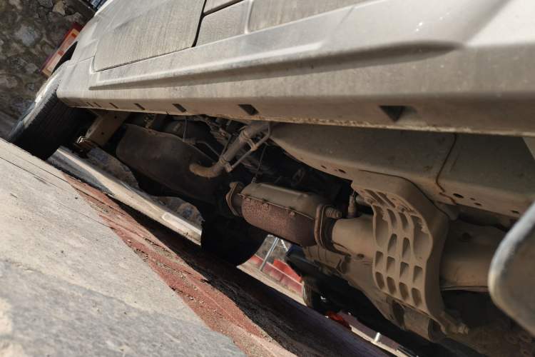 Used Jinbei New Hiace S 2023 1.6L Luxury Cargo Version 2/5-Seater SWD16M Chassis Front Right