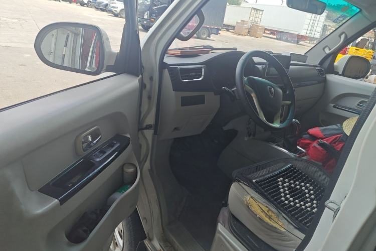 Used Jinbei New Hiace S 2023 1.5L Wealth Edition Van 2/5-Seater Air-Conditioned Model SWC15M Driver Seat