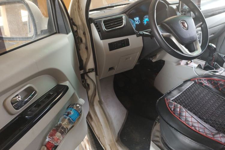 Used Jinbei New Hiace S 2023 1.5L Wealth Edition Passenger Van 5/6/7-Seater Non-Air-Conditioned Version SWC15M Driver Seat