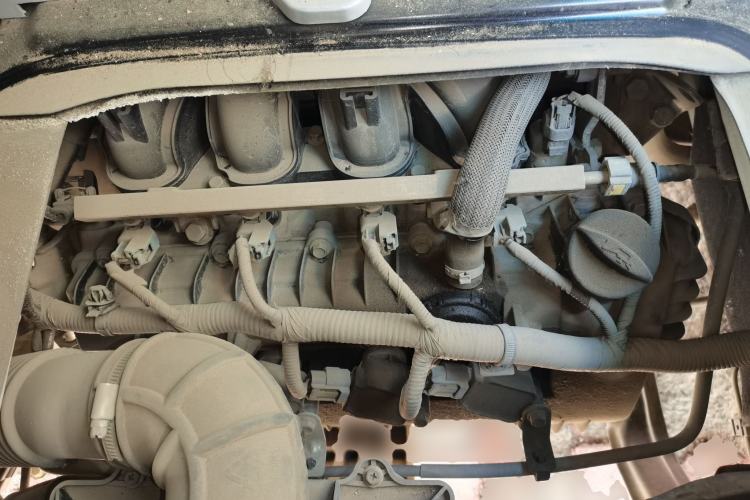 Used Jinbei New Hiace S 2023 1.6L Luxury Cargo Version 2/5-Seater SWD16M Engine Bay