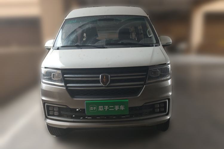 Used Jinbei New Hiace S 2023 1.5L Wealth Edition Passenger Van 5/6/7-Seater Non-Air-Conditioned Version SWC15M Front