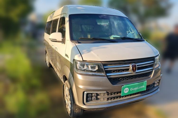 Used Jinbei New Hiace S 2023 1.5L Wealth Edition Passenger Van 5/6/7-Seater Central Air Conditioning Version SWC15M Front Right 45 Deg